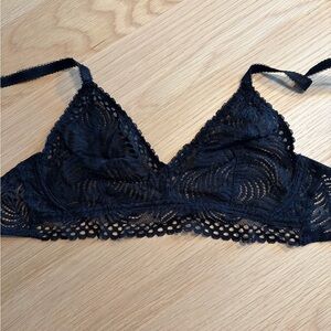 ✨ Set of 4 Blush Bralettes – Size M ✨